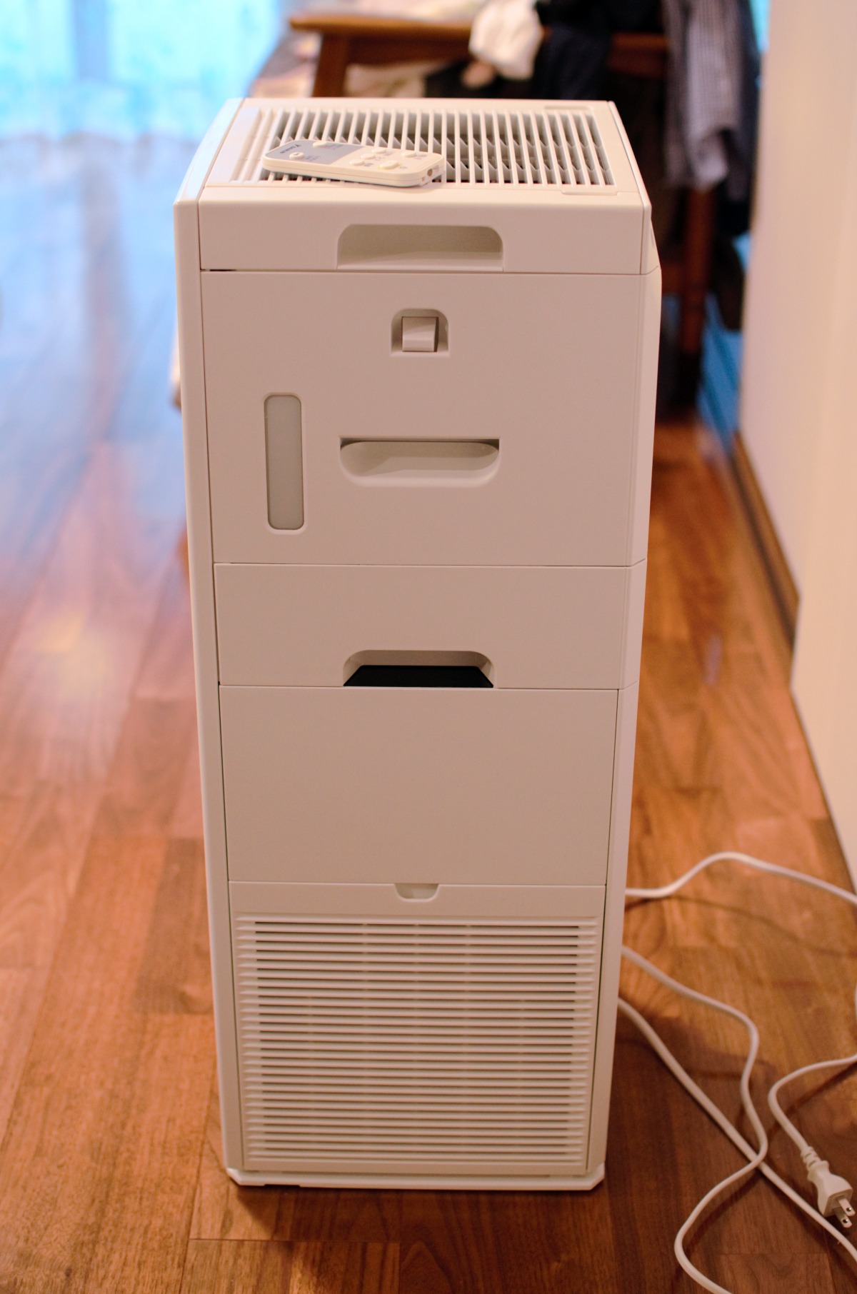 ダイキンMCK55W(右側面)